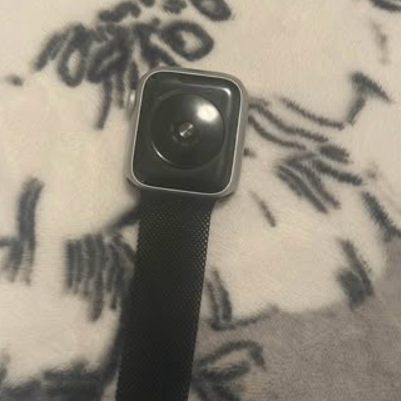 Apple Watch SE 1st Generation Sliver main image 4